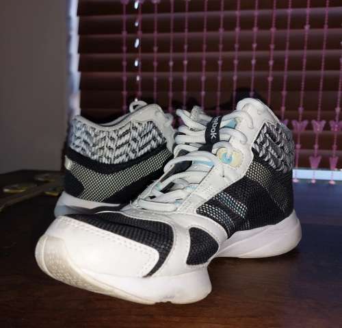 Reebok High Top Sneakers Size 5*