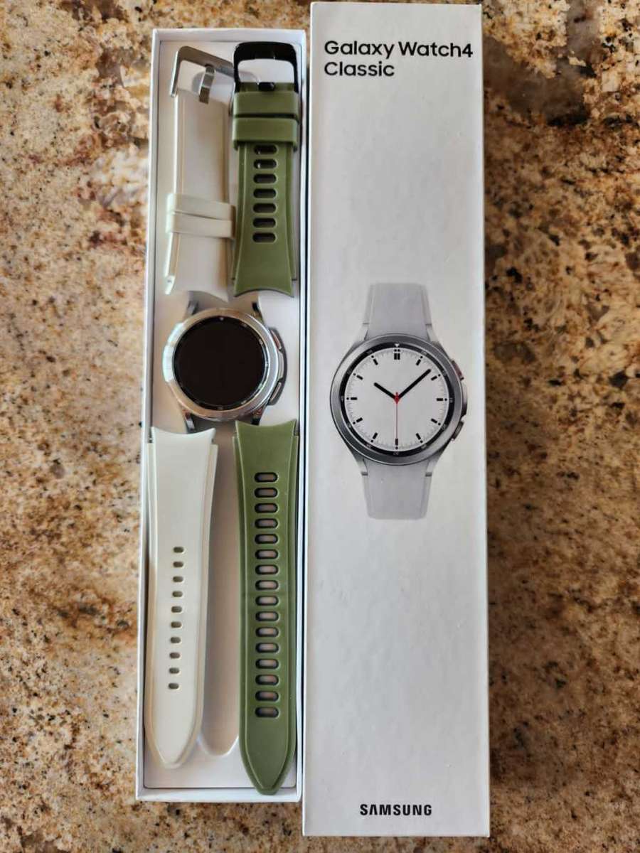 SAMSUNG GALAXY WATCH4 CLASSIC With EXTRA strap!