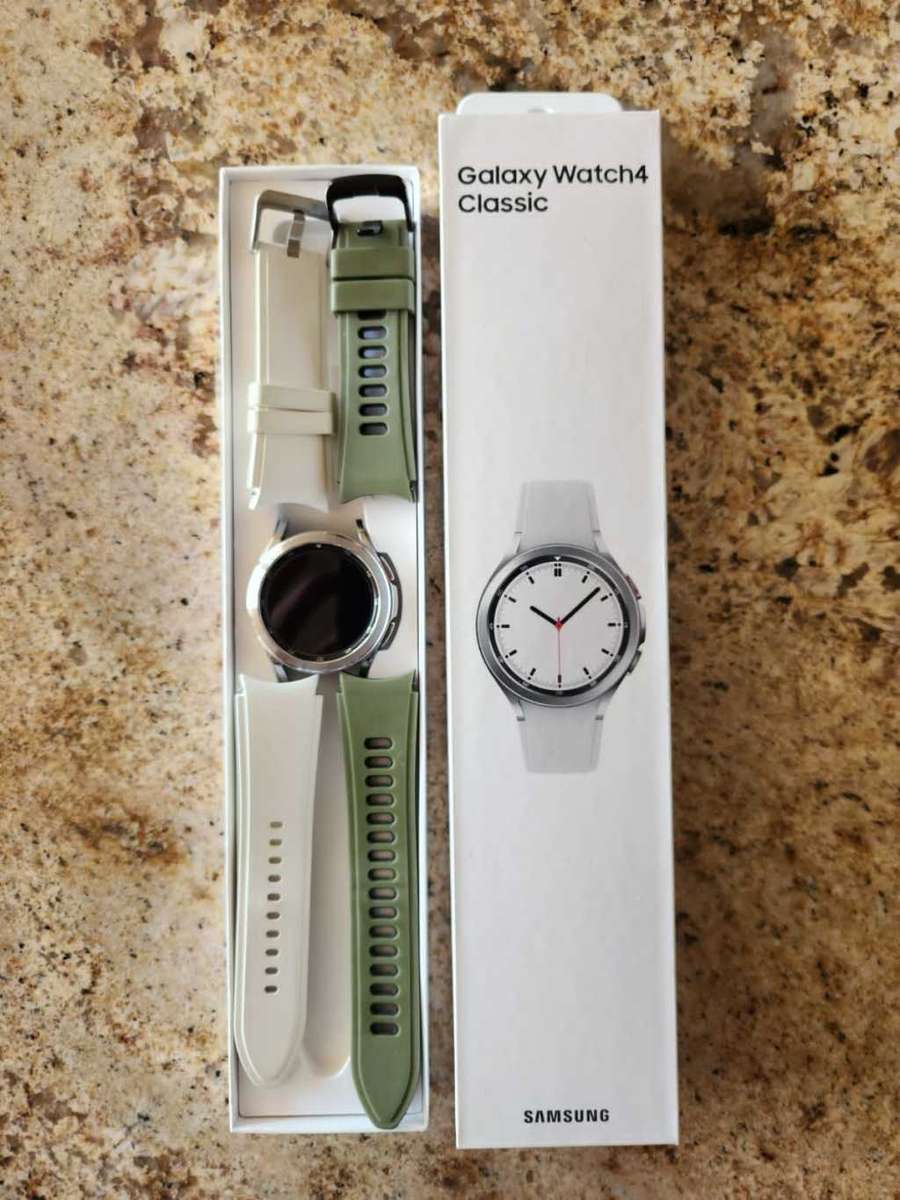 SAMSUNG GALAXY WATCH4 CLASSIC With EXTRA strap!
