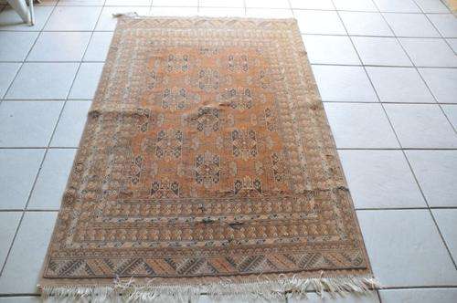 stunning handmade Bokhara rug 1.2 m x 1.88 m