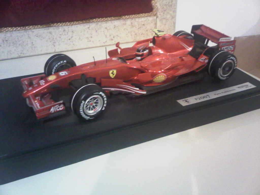 Kimi Raikkonen F2007 Ferrari Hotwheels 1/18 scale