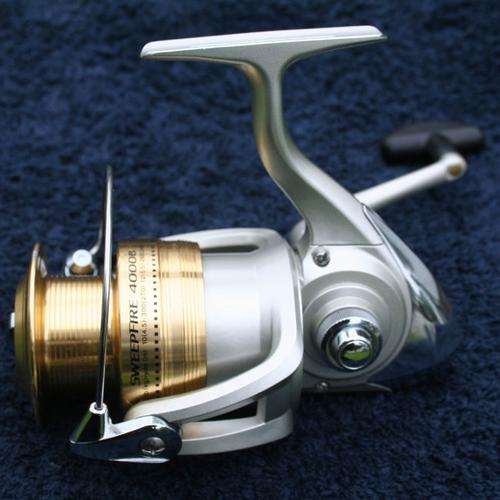BRAND NEW DAIWA SWEEPFIRE REEL Model 4000B Saltwater