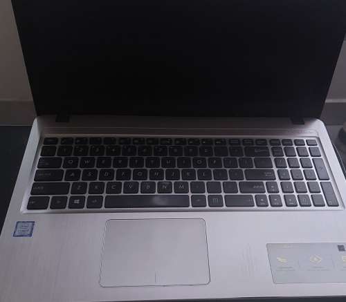 Bargain Asus vivobook 15 x540u i5 8th gen