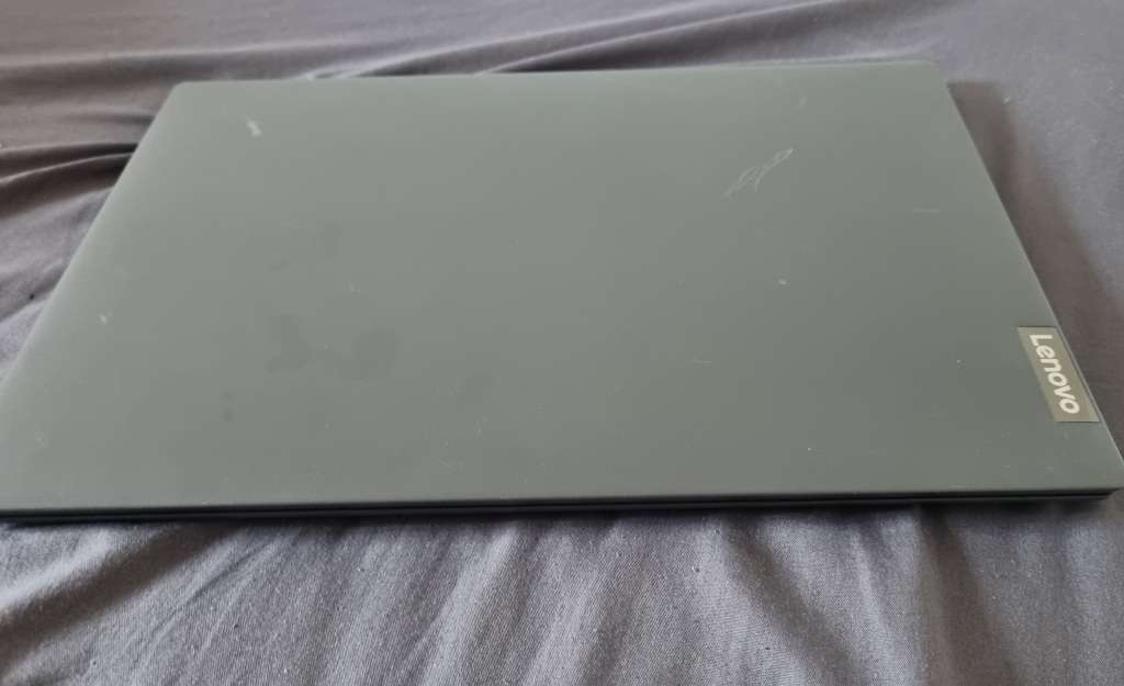 Lenovo ideapad v15-8th gen , 8 Gb ram, 300gb hdd