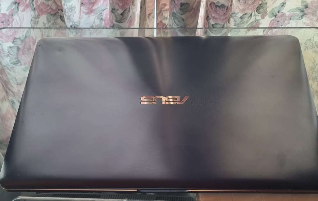 ASUS ZenBook Pro 15 i7 8th gen (UX550G) Read description