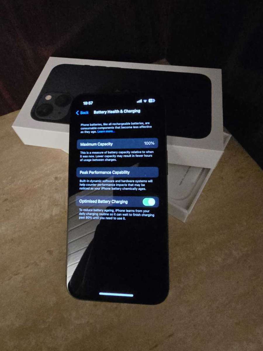 iPhone 13 128GB *LIKE NEW*