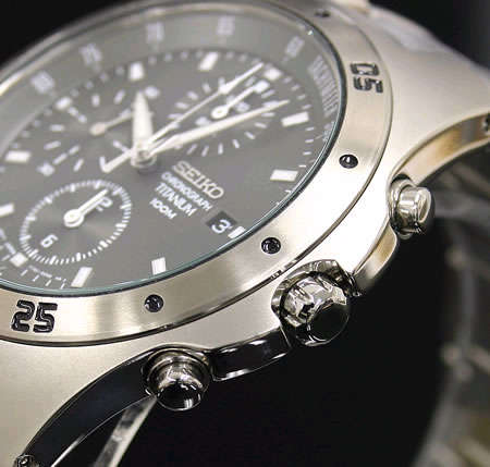 New SEIKO (SUPER TITANIUM) Chronograph Gents Watch"ULTRA LIGHT AND TOUGH!!"