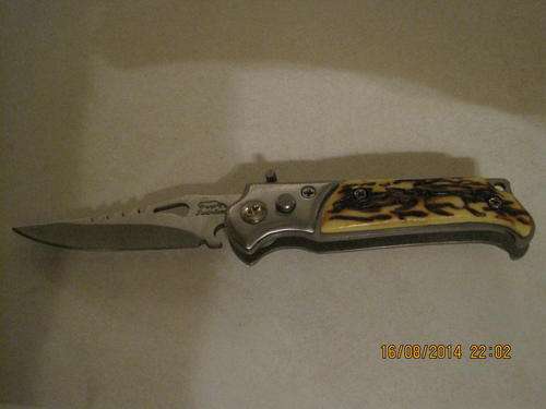 **POCKET KNIFE**BUTTON FLICK**IVORY**