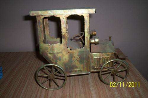 **WOW OLD CAR, WIND-UP. 40 YEARS OLD