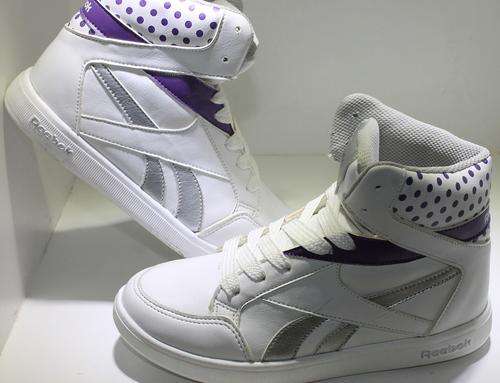 YOUTHS AUTHENTIC REEBOK URBAN DEMAND  (SIZE 12.5 SA)