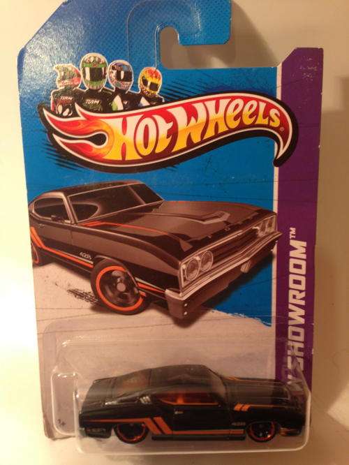 Hot Wheels - 69 Ford Torino Talladega - 2012 Ford Muscle Mania