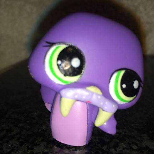 Littlest Pet Shop Figure