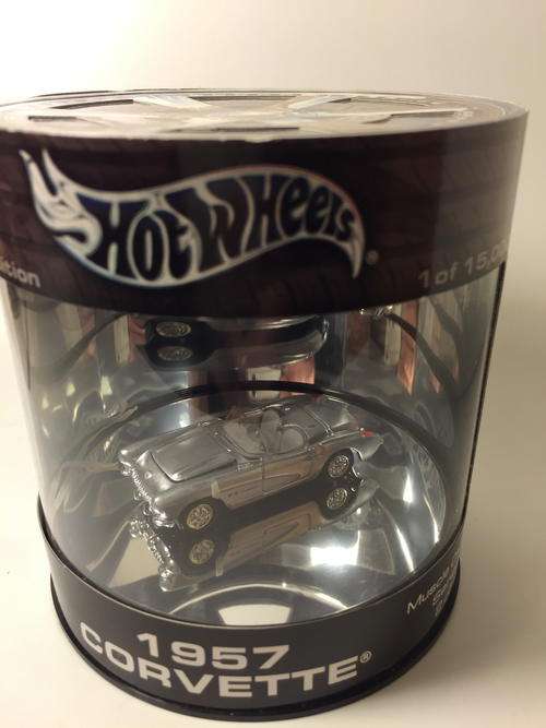 Hot Wheels - 1957 Corvette - 2004 Showcase Hot Wheels Muscle Cars Series 2 of 4  - Silver - Boxed