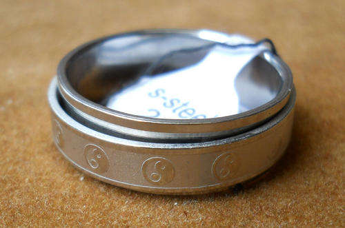 UNISEX STAINLESS STEEL SPINNER RING 21mm