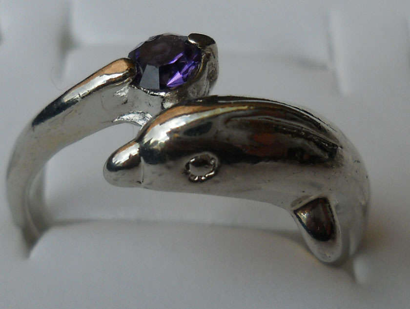 LADIES DOLPHIN COSTUME RING WITH COLOURED STONE 18mm