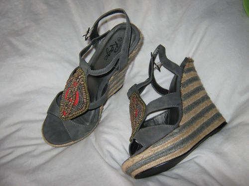 **BRAND NEW** shoes from RAGE size 5