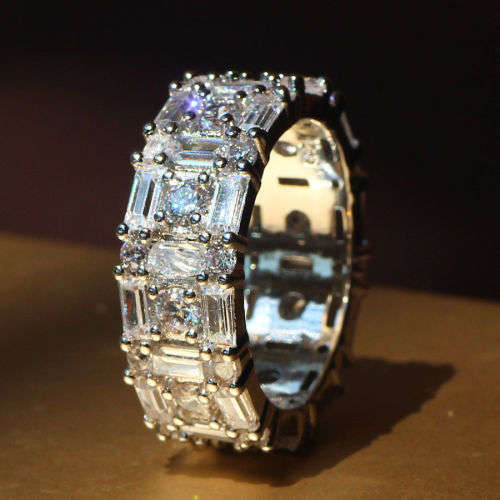 *****ELEGANT***** WHITE SAPPHIRE WOMAN 925 (STAMPED) SILVER RING SIZE 8 (SA Q)