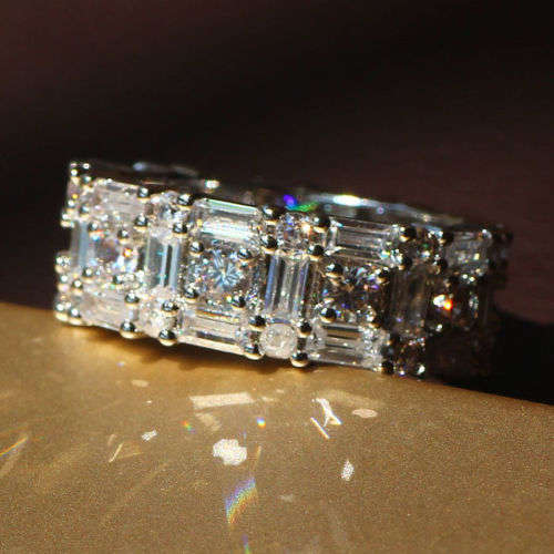 *****ELEGANT***** WHITE SAPPHIRE WOMAN 925 (STAMPED) SILVER RING SIZE 8 (SA Q)