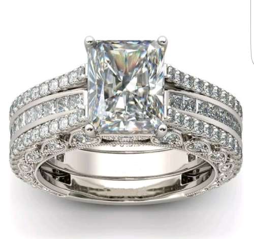 (1900.00)*****ELEGANT***** WOMAN 2.95ct WHITE SAPPHIRE 925 (STAMPED) SILVER RING SIZE 8 (Q)