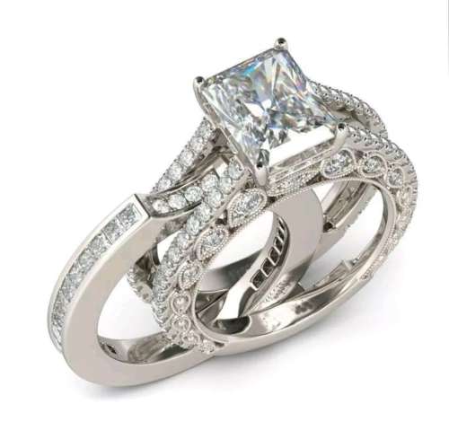 (1900.00)*****ELEGANT***** WOMAN 2.95ct WHITE SAPPHIRE 925 (STAMPED) SILVER RING SIZE 8 (Q)