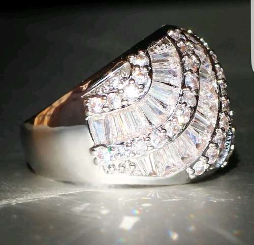 ***NEW 2017 WHITE SAPPHIRE*** 925 (STAMPED) SILVER RING SIZE 8 (SA Q)