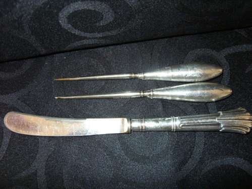 Vintage Hallmarked Crochet hooks x 2