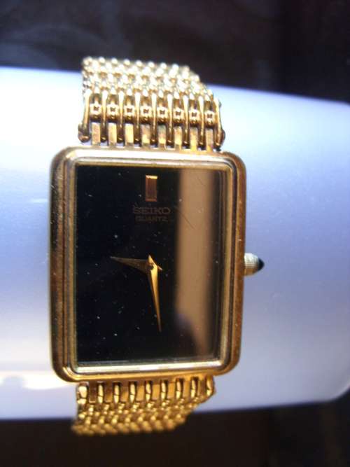 Seiko quartz dress watch circa 1983 - postage included