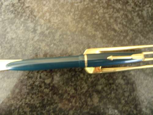 RARE Green colour Parker fountain pen : Slimfold with 14 ct gold nib - WOW!!