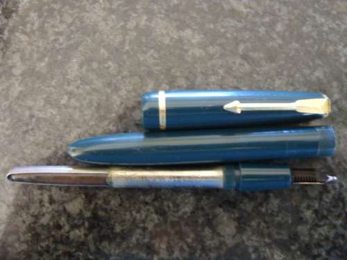 RARE Green colour Parker fountain pen : Slimfold with 14 ct gold nib - WOW!!