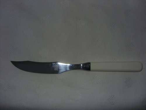 Vintage steak knives with bakelite handles x 6