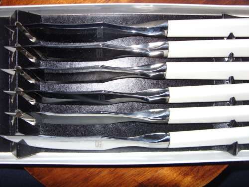 Vintage steak knives with bakelite handles x 6