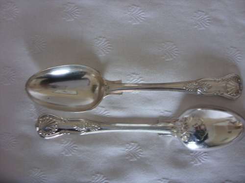 Silver plated Dessert spoons with shell pattern x 6