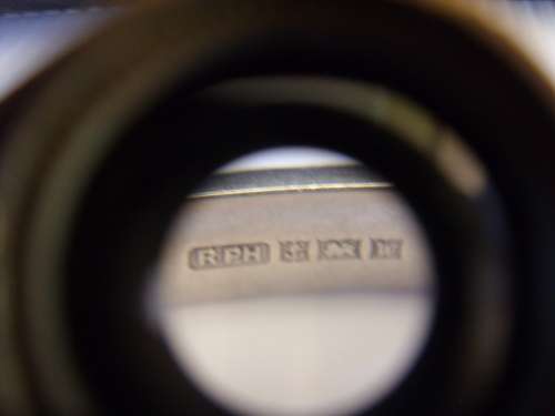 Hallmarked Birmingham silver bangle with safety chain - 12,1 g circa 1971