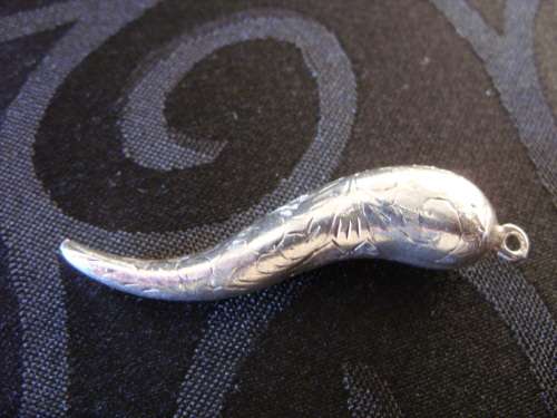 Large Sterling silver apple & chilli pepper charms - 13,1 g (together)