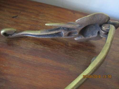 Stunning Antique Door knocker in brass  - 17,5 cm long