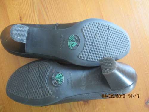 Froggie Genuine leather shoes in box - size 6 1/2