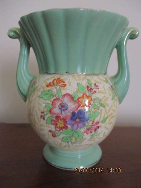 Crown Devon 'Fieldings' vase - handpainted in green floral - 15 cm high