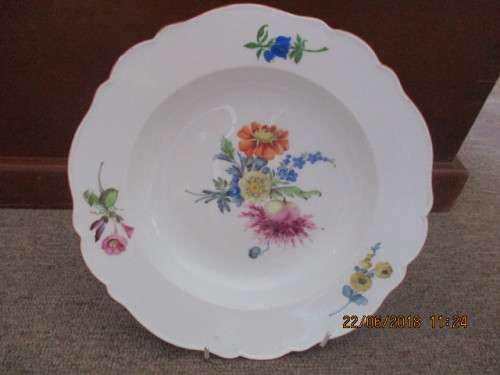 Meissen hand painted soup bowl / entree plate - 23 cm wide - circa 1890-1900
