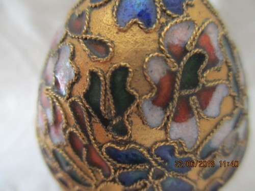 Chinese cloisonne egg - lidded trinket box on stand - 83 mm high