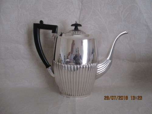 Beautiful 5 piece Silver plated Tea & Coffee set - Monteforte made in England