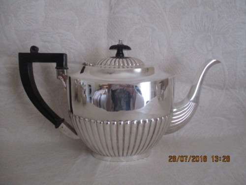 Beautiful 5 piece Silver plated Tea & Coffee set - Monteforte made in England