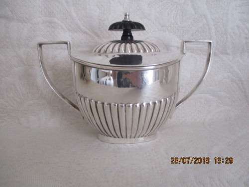 Beautiful 5 piece Silver plated Tea & Coffee set - Monteforte made in England