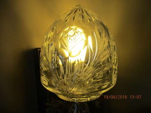 Exquisitely beautiful rose cut crystal glass lamp - 40 cm high WOW!!!