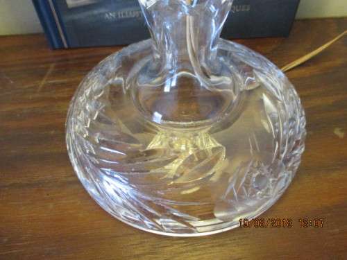 Exquisitely beautiful rose cut crystal glass lamp - 40 cm high WOW!!!