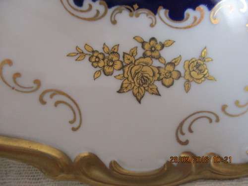 Gilded cabinet plate made in Germany - 'Echt kobalt' - 28,5 cm wide