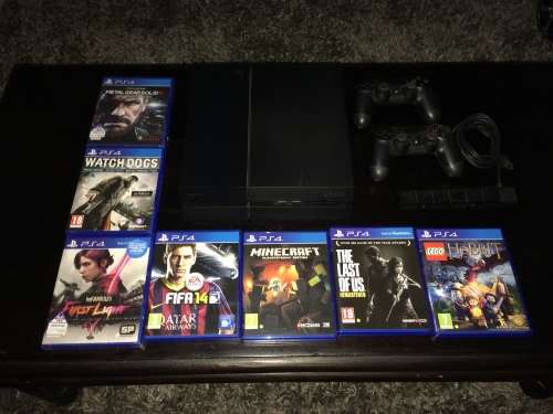 Playstation 4 (PS4) Bundle + Games