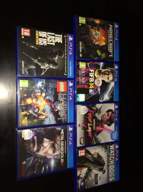 Playstation 4 (PS4) Bundle + Games