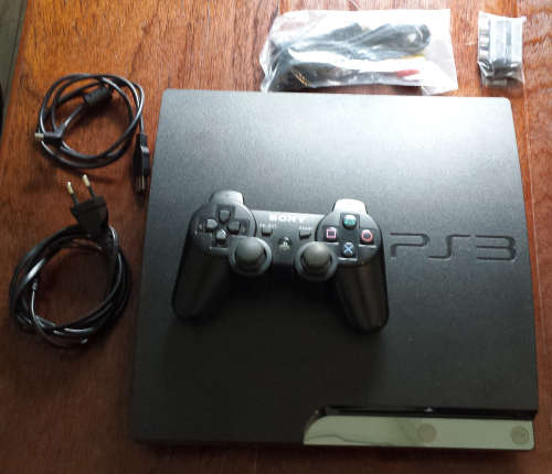Boxed 160GB Slimline PS3 Console + Original Controller + Free game