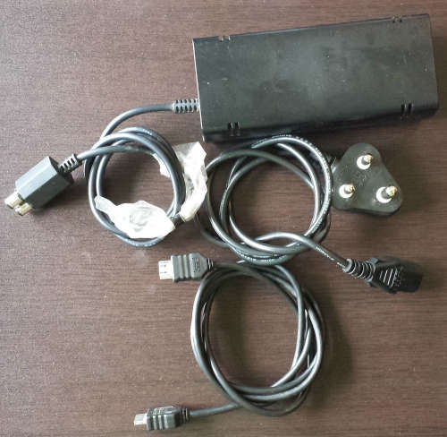 Boxed Matte Black Xbox 360 S Console 250GB + Original Controller