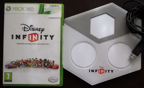 Disney Infinity 1.0 Game, Base Set + Character - Xbox 360